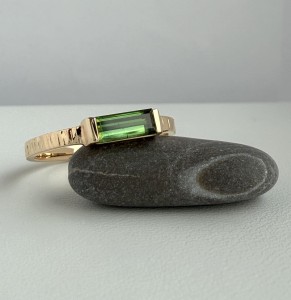 zloty pierscionek z zielonym turmalinem 0,50ct.JPG